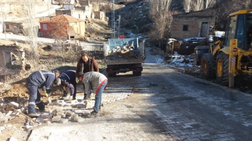 Kırsal Mahallelerimizde mevsimler çalışmalar devam ediyor.