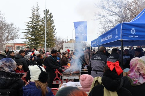 BÜNYAN'DA KIZAK VE SUCUK ŞENLİĞİ
