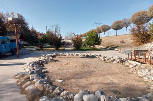 Ziya Turgut Parkı'nda temizlik, dezenfekte, bakım ve onarım çalışmaları yapıldı.