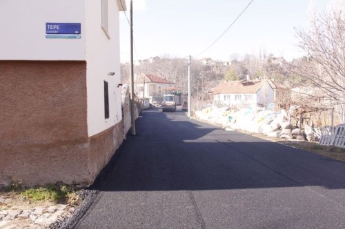 İlçemiz genelinde asfaltlama çalışmaları devam ediyor.