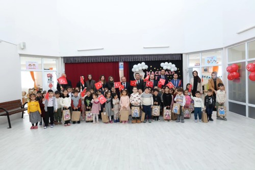 BAŞKAN METİN'DEN KARNE HEDİYESİ