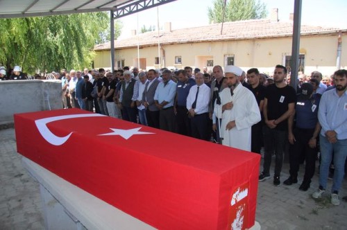 Karataylı Polis Memuru Vedat YILMAZ, son yolculuğuna uğurlandı.