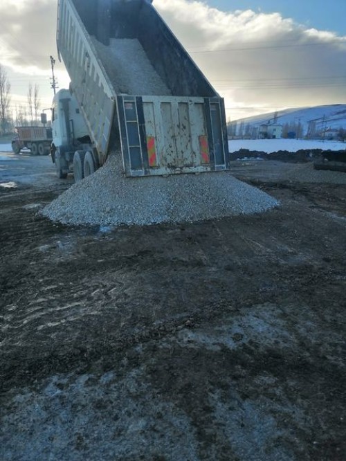 Elbaşı Mahallemizde yol bakım, onarım ve yenileme çalışması yapıldı.