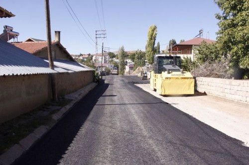 ​Karakaya Mahallemizde asfalt yapım çalışmaları devam ediyor.