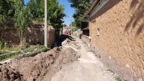 Yenice Mahallesi'nde elektrik hatları yer altına alınıyor.