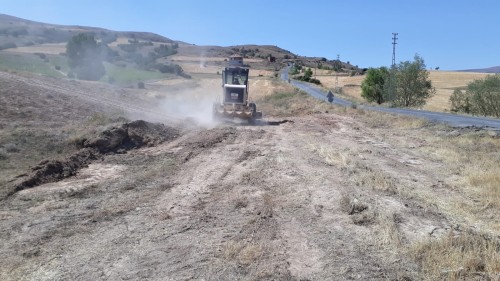 ​PİRAHMET MAHALLEMİZDE HALI SAHA YAPIMINA BAŞLADIK