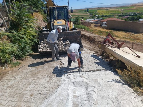 KARDEŞLER MAHALESİ PARKE ÇALIŞMASI