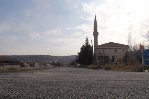 Gergeme Mahallesinde Asfalt çalışmaları devam ediyor.