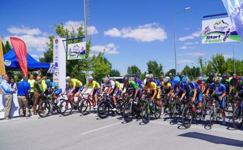 Erciyes Uluslararası Yol Bisikleti müsabakaları Bünyan Karayolu Üzerinde