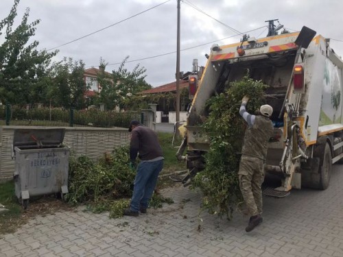 BÜNYAN BELEDİYESİ EKİPLERİMİZ TEMİZLİK ÇALIŞMALARINI GECE GÜNDÜZ SÜRDÜRÜYOR