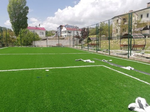 Karakaya Mahallesinde yer alan Halı Saha yenilenme işlemi yapıldı.