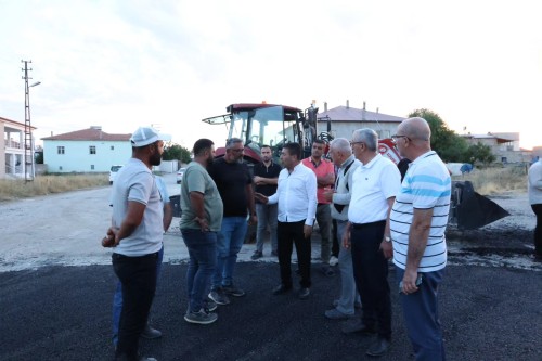 AKMESCİT MAHALLESİNDE YÜRÜTÜLEN ASFALTLAMA, ÇEVRE DÜZENLEME VE GENEL HİZMET ÇALIŞMALARI