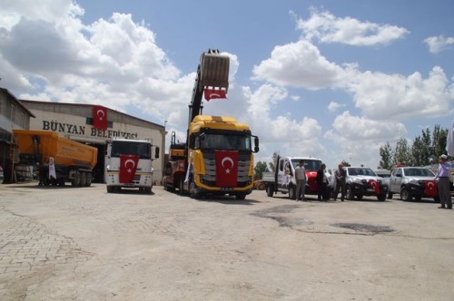 ​BÜNYAN BELEDİYESİ ARAÇ FİLOSUNA KATILAN YENİ ARAÇLARIN TANITIMI YOĞUN KATILIM İLE GERÇEKLEŞTİRİLDİ