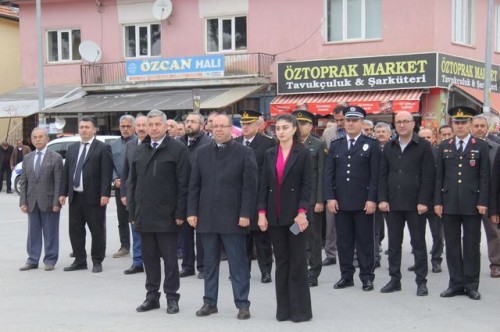 ​İLÇEMİZDE 10 KASIM ATATÜRK'Ü ANMA ETKİNLİKLERİ KAPSAMINDA TÖREN DÜZENLENDİ.