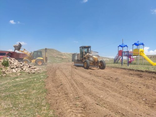 ​TOPSÖĞÜT'DE YENİ ÇOK AMAÇLI PARK YAPIM ÇALIŞMALARI BAŞLADI